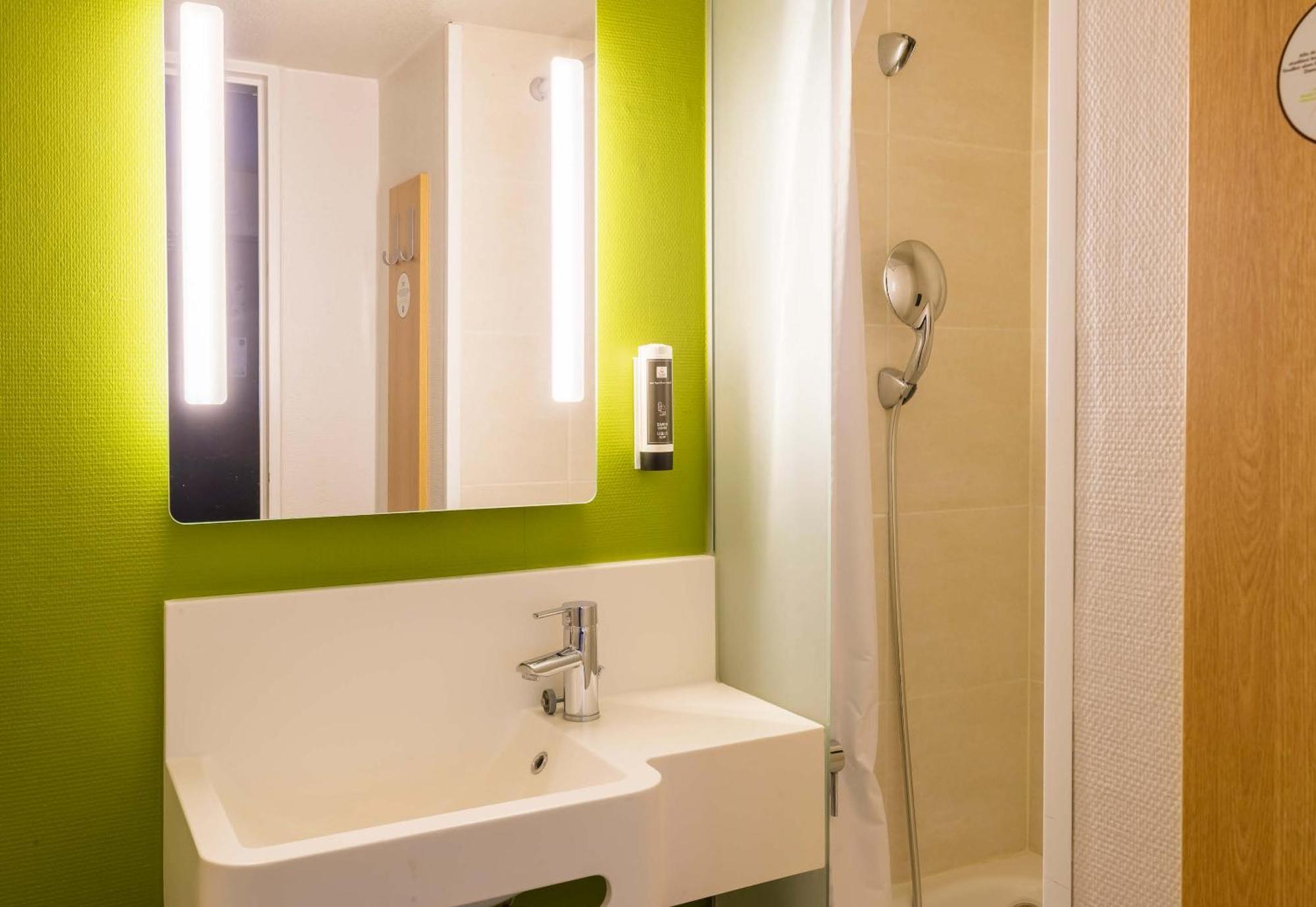 B&B Hotel Auxerre Bourgogne Monéteau Eksteriør bilde